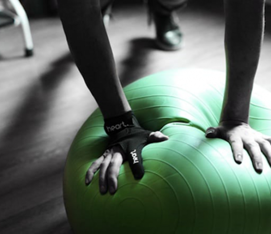 Heart Up Smart Glove: Track Your Cardiovascular Fitness During Workouts Heart up smart glove