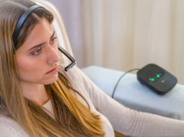 EyeControl – A Wearable Device that Gives Patients with Locked-In Syndrome the Ability to Communicate Eyecontrol