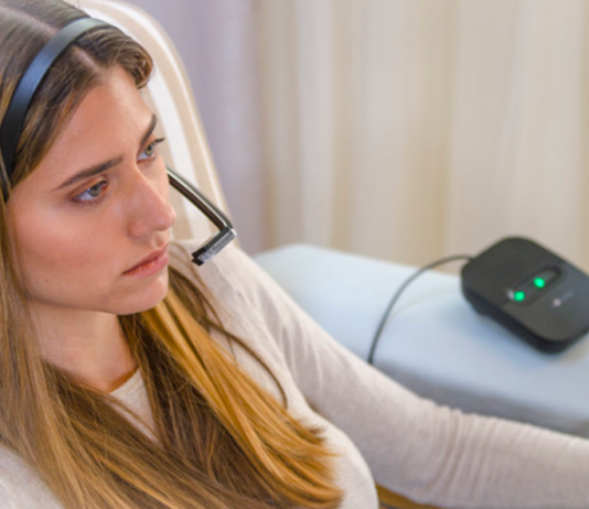 EyeControl – A Wearable Device that Gives Patients with Locked-In Syndrome the Ability to Communicate Eyecontrol