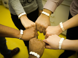 Wearable Color Changing Wristband Warns You When You’ve Been in the Sun Too Long Paper uvr sensor