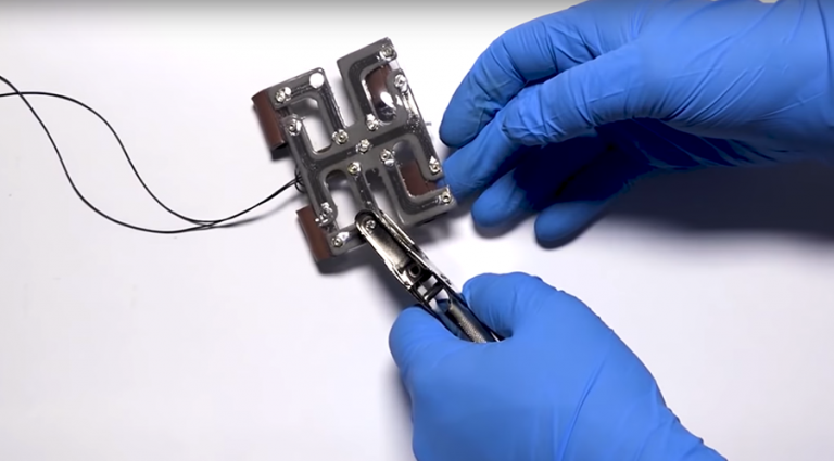 Self-healing material