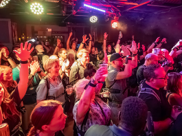 Deaf People Can Now Enjoy Concert with this Wearable Tech to Listen to Music Through Their Skin Deaf concertgoers