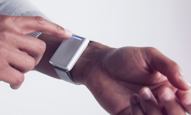 Covestro Embr Wave bracelet