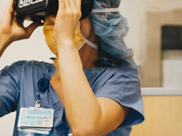 Virtual Reality App for Live Operating Room Experiences for Surgical Education on Oculus Headsets VR app for surgery education
