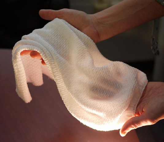 Smart Fabric Automatically Cools or Insulates Depending on Conditions Automatic insulating fabric