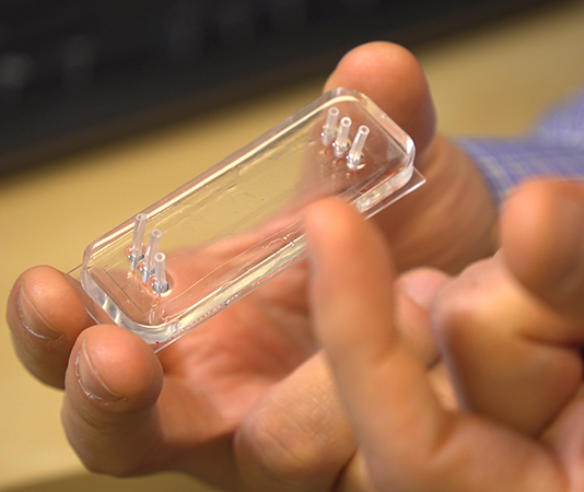New Microfluidic Device Assesses Platelet Health within Minutes to Help ER Doctors Microfluidic device for platelet