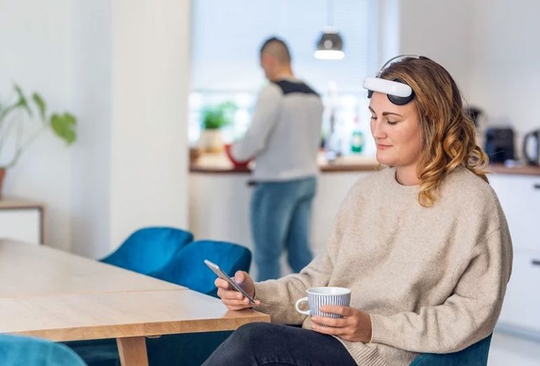 Flow brain stimulation headset