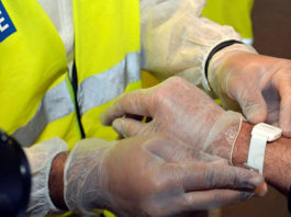 Bahrain to Use Electronic Wristbands to Monitor COVID-19 Patients in Quarantine Bahrain using covid 19 wristbands
