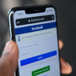 Facebook is Reportedly Working On a Smartwatch With Focus on Messaging and Health Facebook developing smartwatch