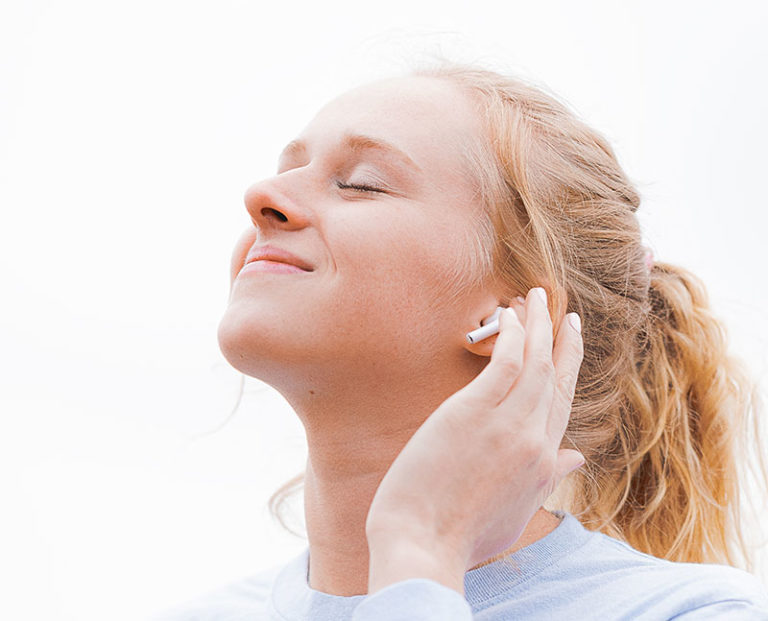 Apple Airpods health monitoring features