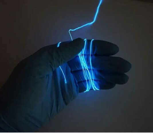 Chinese Researchers Develop Wearable Electronic Textiles With a Large-Area Display Chinese Researchers Develop Wearable Display